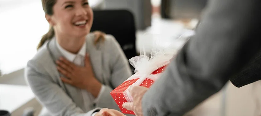 6 corporate gifts your employees will adore